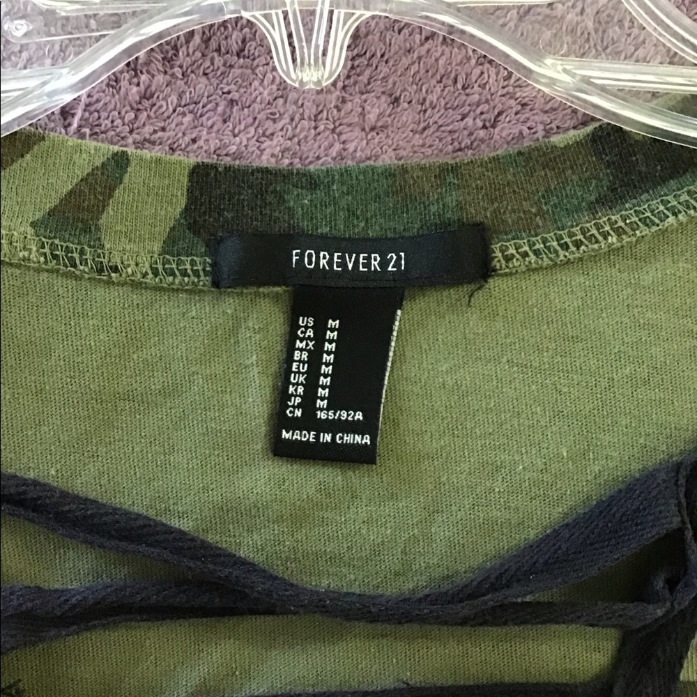 Forever 21 Camo Tee Shirt w Open Chest |M| - Picture 3 of 3